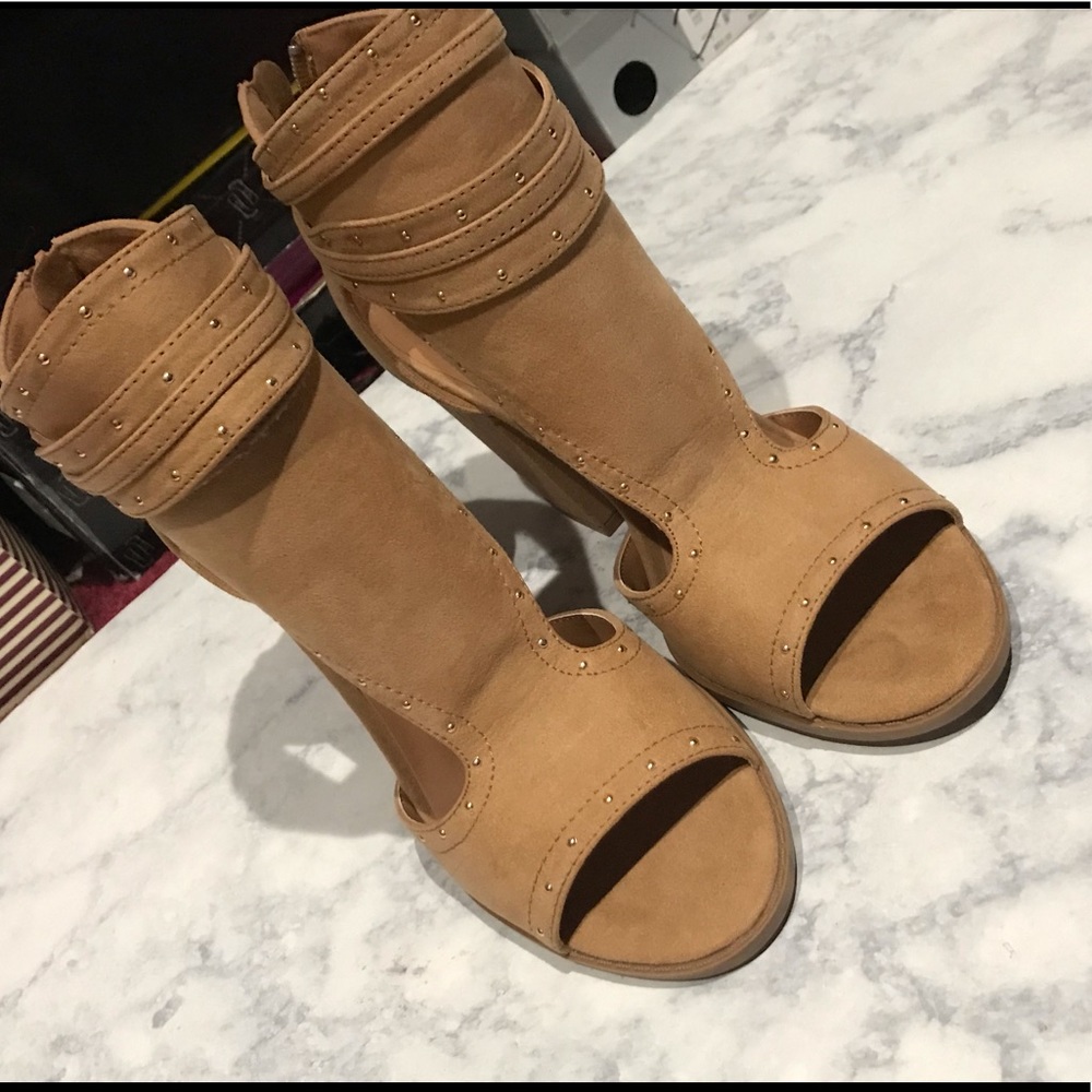 Camel ankle booty size 8 1/2 - Picture 4 of 8